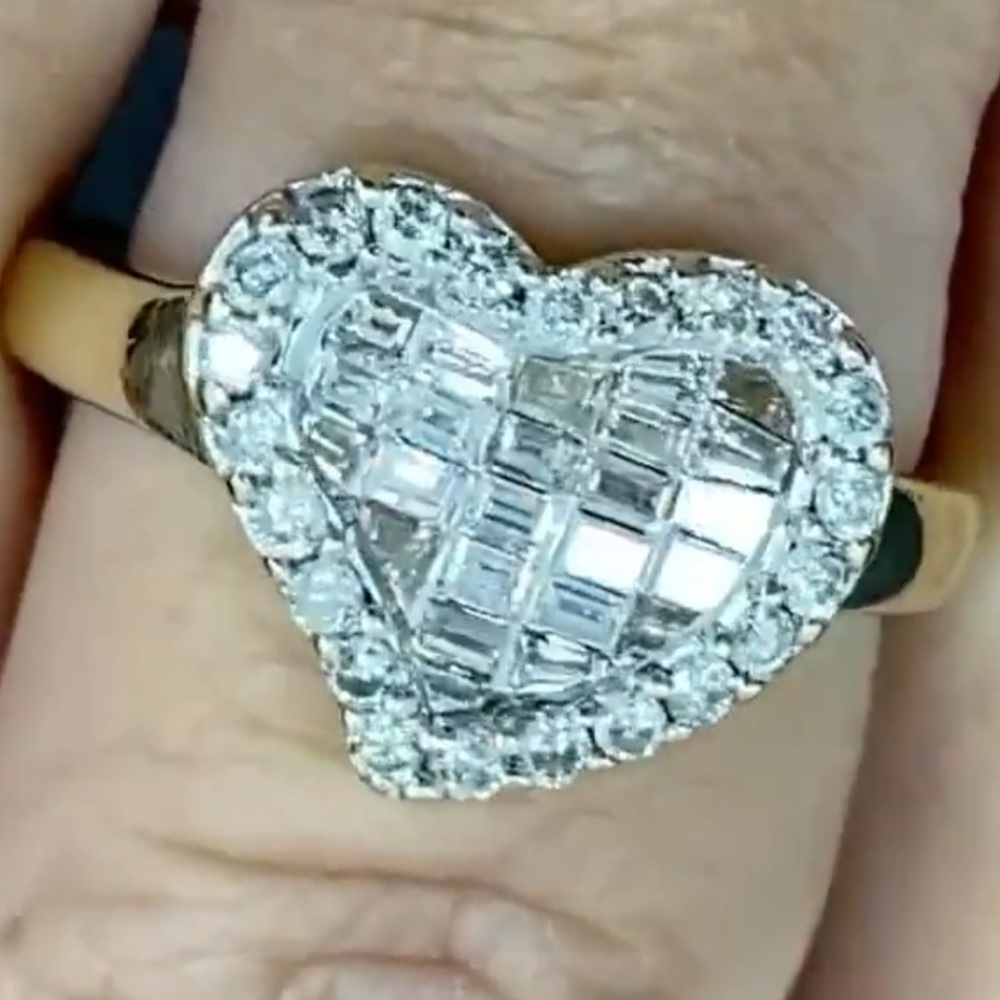 BEAUTIFUL 14k Yellow Gold 1 CTW Diamond Baguette HEART Ring!